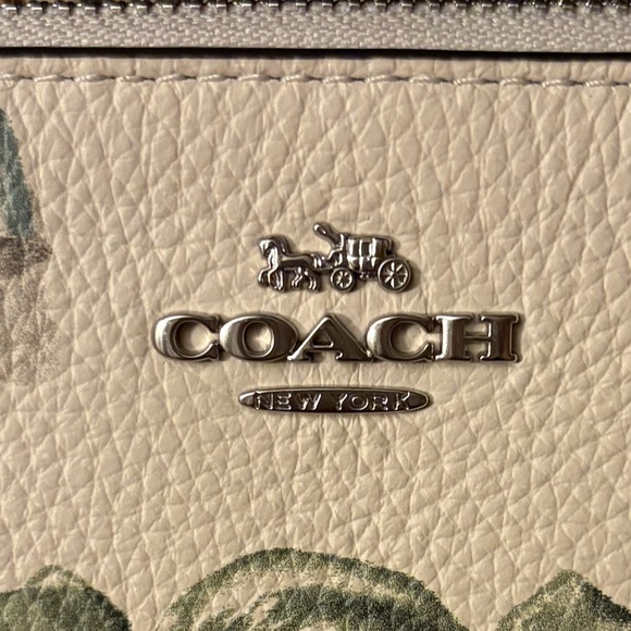 Coach Corner “Candy” Zip Wristlet Nwt - Picture 6 of 7